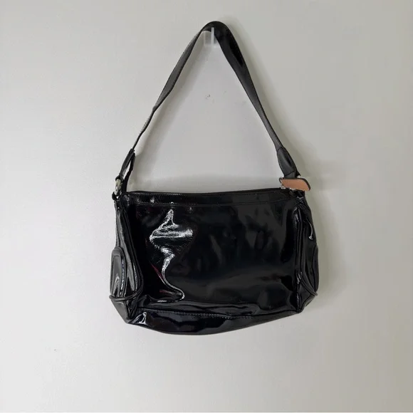 GUESS Glossy Black Shoulder Bag & Floral G-Logo Wallet Bundle - Picture 4 of 15